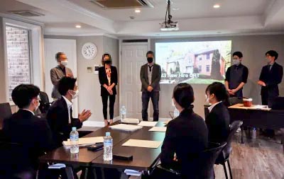 プログラム終了時、役員も加わった会議室の様子
